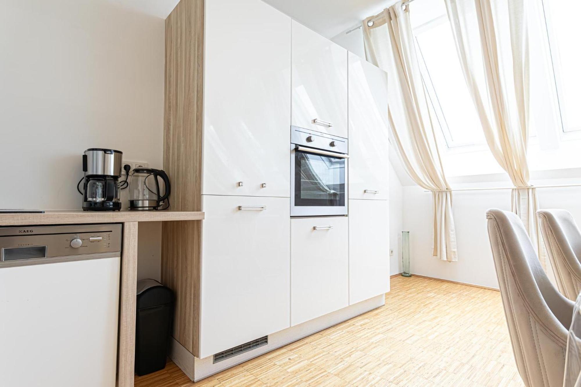 Luxury 3br And1 Lr In The Heart Of Appartement