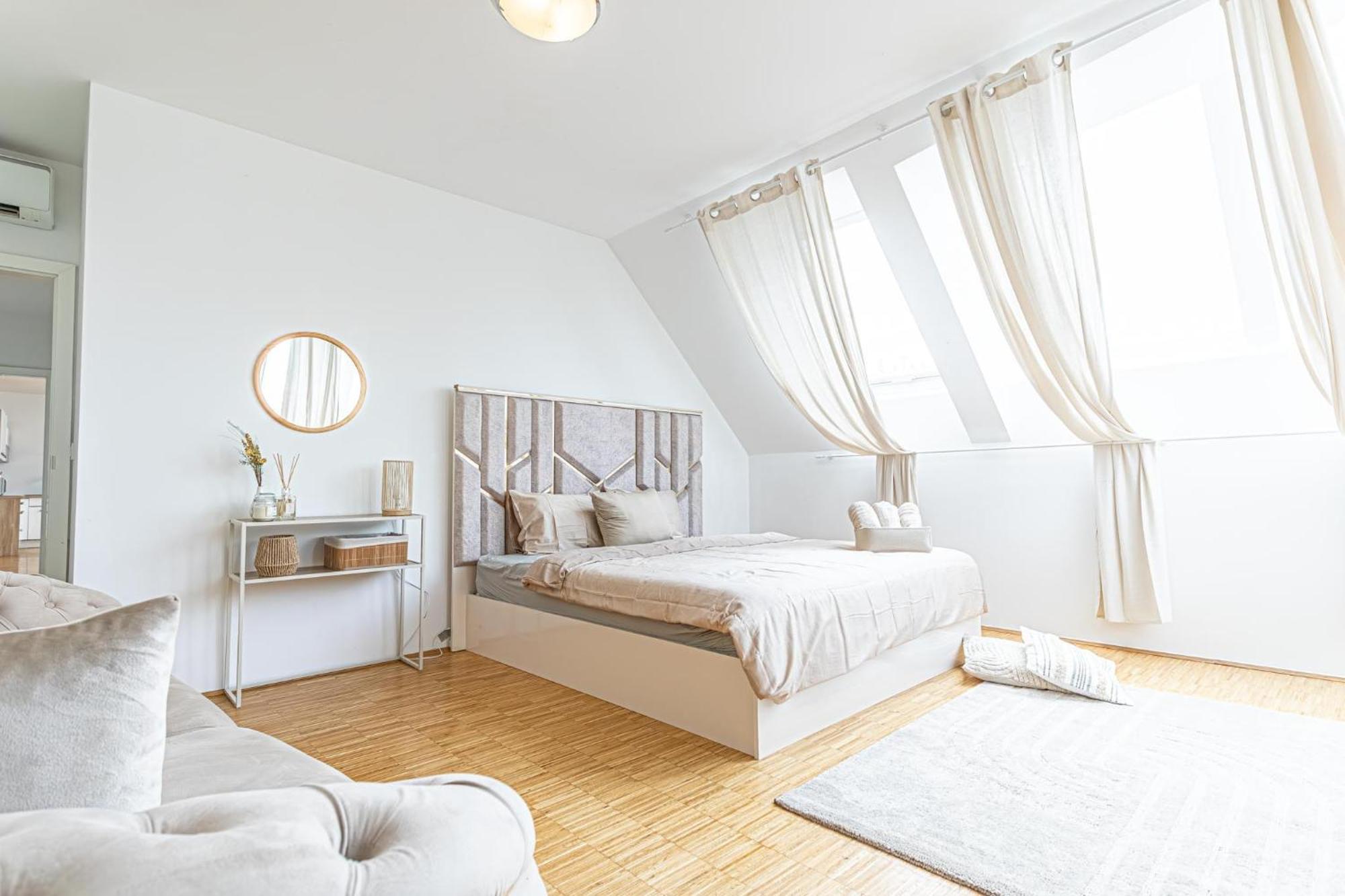 Appartement Luxury 3br And1 Lr In The Heart Of