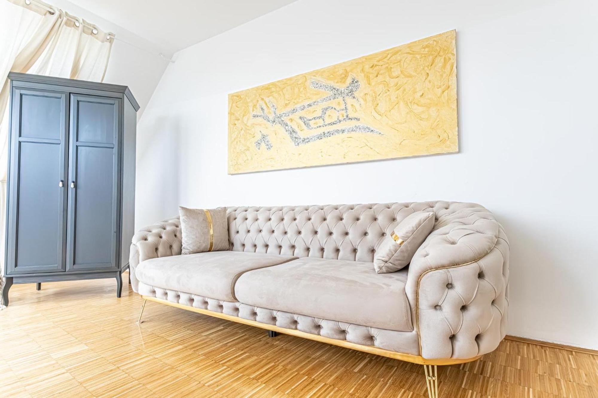 Luxury 3br And1 Lr In The Heart Of * Vienne