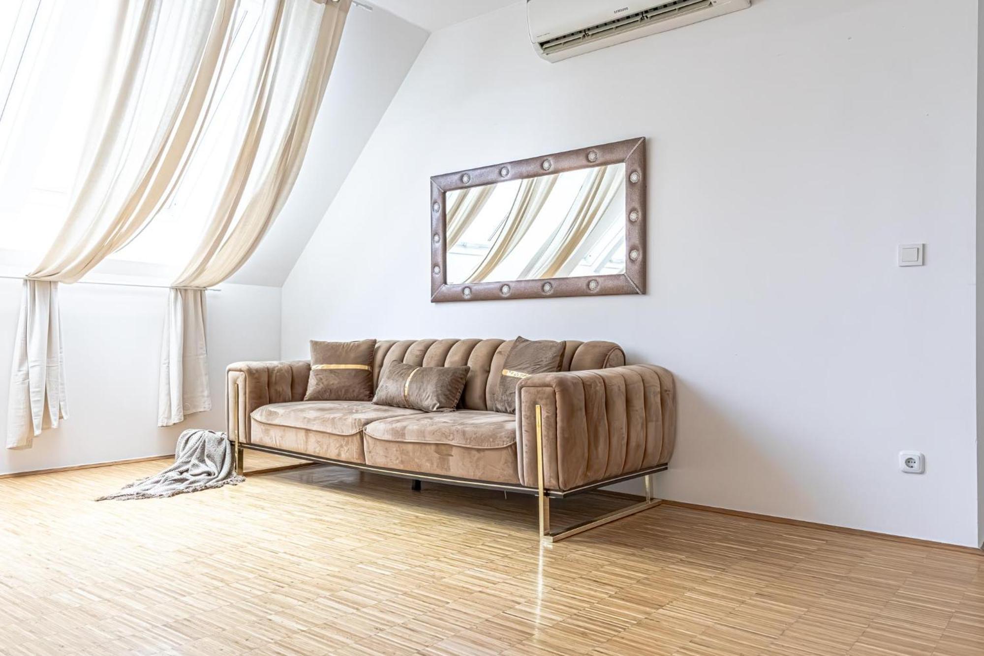 Luxury 3br And1 Lr In The Heart Of Appartement Vienne